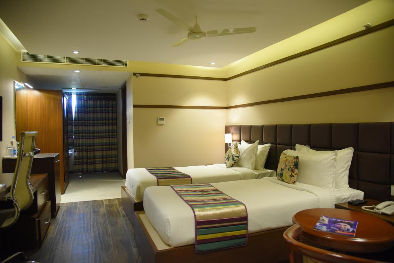 The Capital Hotel Guntūr 外观 照片