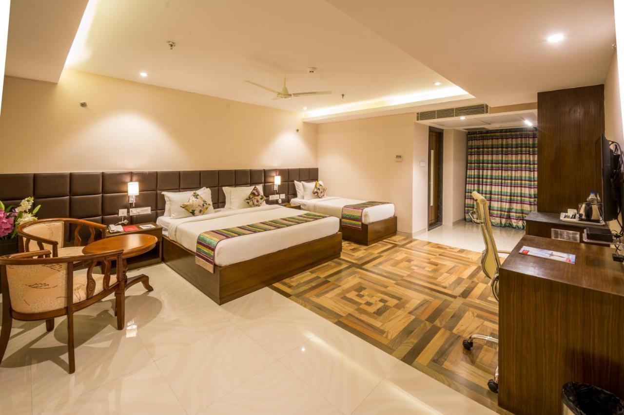 The Capital Hotel Guntūr 外观 照片